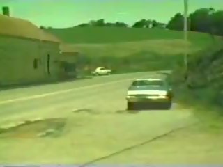 Mlada in zlorabljeni 1976, brezplačno retro porno video 21