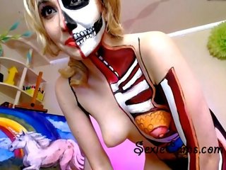 Bodypainted ginintuan ang buhok dalaga masturbates - sexiecams.com