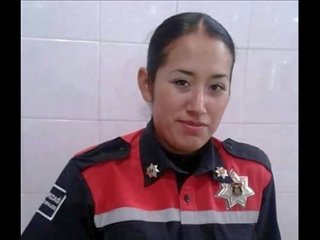 Mujer policia デ メキシコ baila desnuda