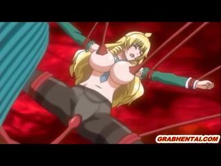 Rubia hentai pillada y brutalmente follada por tentáculos